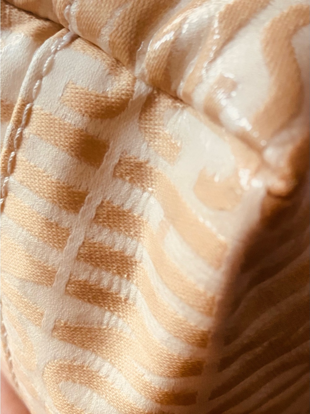 Authentic Moschino Tote Tan and Cream - Picture 11 of 14